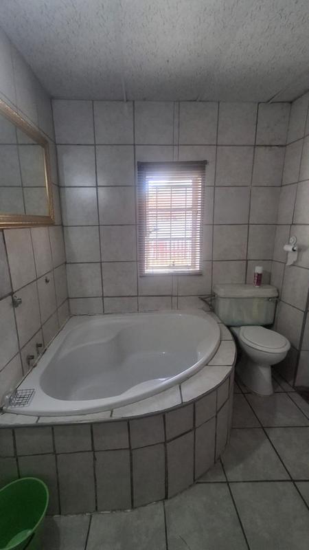 5 Bedroom Property for Sale in Bothaville Free State